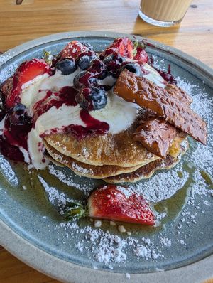 Yummy pancake with some added "bacon" 🤩 at Fire & Flow Coffee Roasters in Cirencester