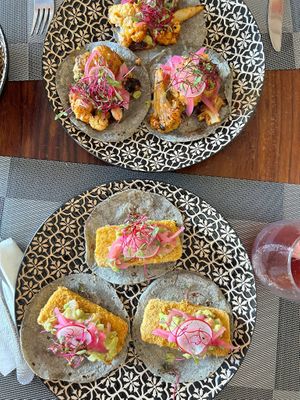 Lekkere taco's en 'battered' taco's at CASA AÜA MÉRIDA in Merida