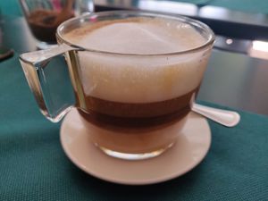 Cafè amb llet de civada at La Perra Verde in Barcelona