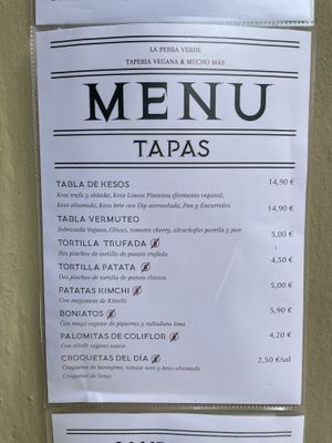 Menu  at La Perra Verde in Barcelona