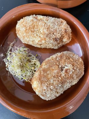 Croquetes  at La Perra Verde in Barcelona