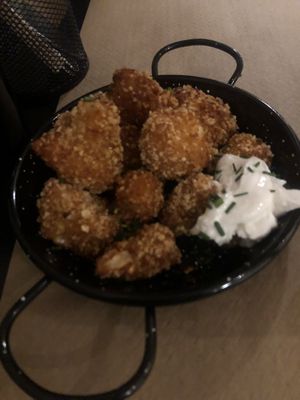 cauliflower popcorn (palomitas de coliflor)  at La Perra Verde in Barcelona
