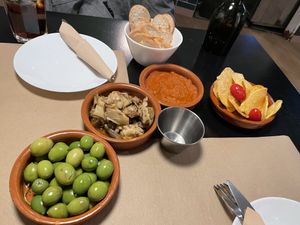 Tabla de vermut  at La Perra Verde in Barcelona