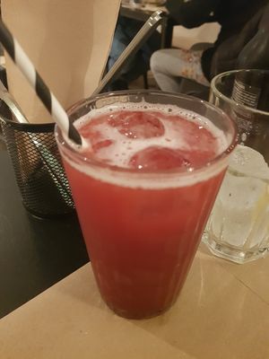 Blackberry lemonade at La Perra Verde in Barcelona