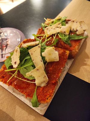 Sobrasada y brie vegano at La Perra Verde in Barcelona