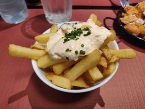 Patates amb kimchi at La Perra Verde in Barcelona