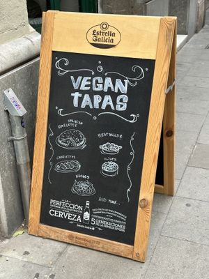 Menu  at La Perra Verde in Barcelona