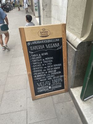 Menu  at La Perra Verde in Barcelona