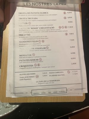 Menu  at La Perra Verde in Barcelona