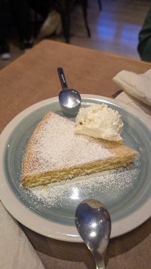 Almond cake at La Perra Verde in Barcelona
