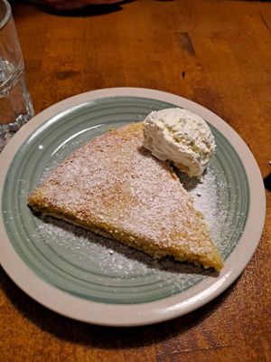 Tarta santiago at La Perra Verde in Barcelona