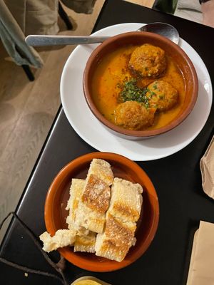 Meat balls at La Perra Verde in Barcelona