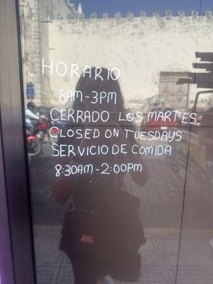 Restaurante cerrado en horario de “abierto”   at JAJAJANA in Merida