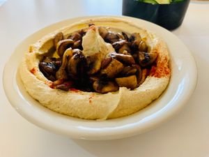 Hummus cogumelos  at PENTAGON in Lisbon
