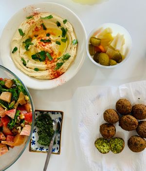 hummus com falafel at PENTAGON in Lisbon