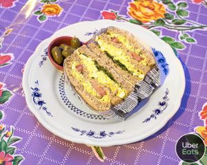 vegan scrambled tofu sandwich   at PENTAGON in Lisbon