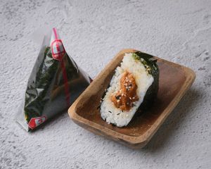 miso & peanut butter 
vegan at PENTAGON in Lisbon