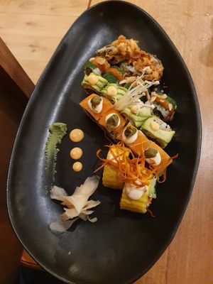 16 rolls at Bloom Sushi in Paris