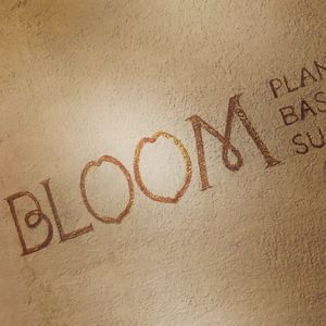 Logo at Bloom Sushi in Paris