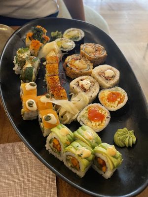 Menu découverte pour 2 personnes   at Bloom Sushi in Paris