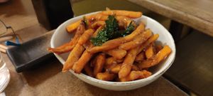 Tapas : Sweet potatoes fries at Bloom Sushi in Paris