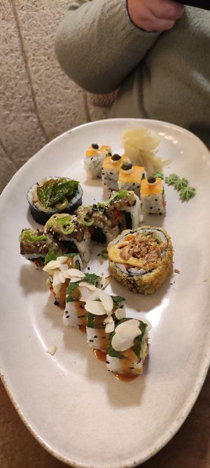 Omakase menu (14 sushis) at Bloom Sushi in Paris