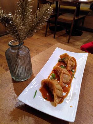 Gyoza at Bloom Sushi in Paris