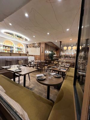 Interior and bar, modern fresh and clean  at Bloom Sushi in Paris