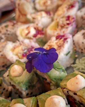 Dragon eyes
Sweet potato, asparagus tempura,
spring onion, avocado, spicy sauce at Bloom Sushi in Paris