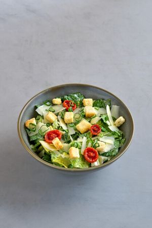 Cäsar
Romanasalat I Tomate I Cäsar-Dressing I Croutons I Frühlingszwiebeln I Parmesan at Lacanto in Freising