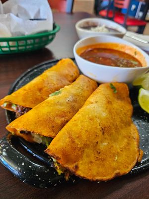 Quesabirria tacos (vegan) at El Cantaro Vegan Taqueria in Sacramento