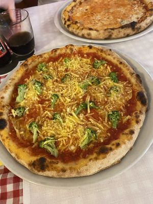 vegan cheese and broccoli pizza  at Zeus Pizza in Berlin