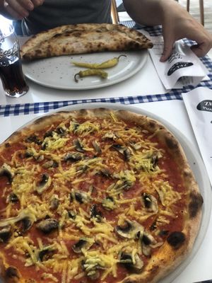 funghi vegan and calzone vegan at Zeus Pizza in Berlin