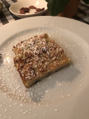 Vegan cake at Mamma Monti in Berlin