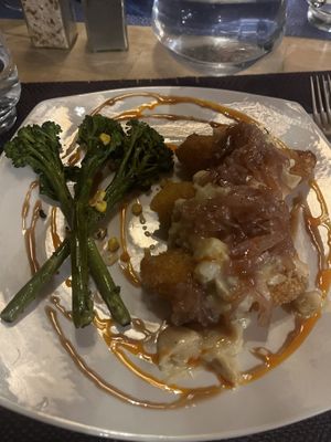   at Okaniko Restaurant in Santa Cruz La Laguna