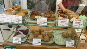   at Meandri  in Busan