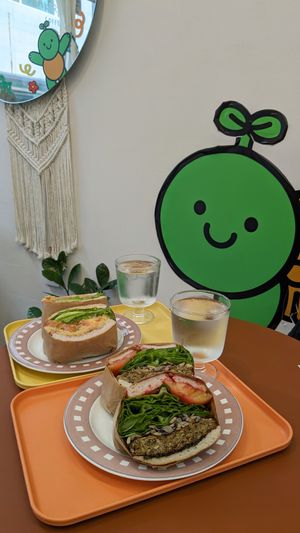 Vegan Falafel Mushroom Sandwich, Tomato Marinade Hummus Sandwich  at Meandri  in Busan
