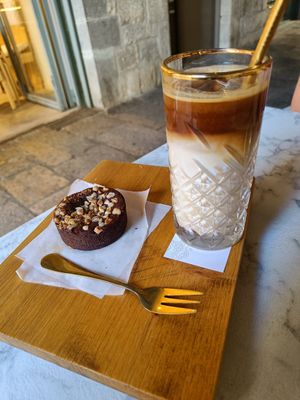 Brownie and iced oat coffee at Espresso Mafia  in Girona