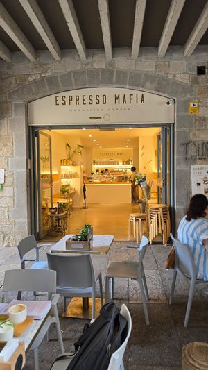 Outdoor seating at Espresso Mafia  in Girona
