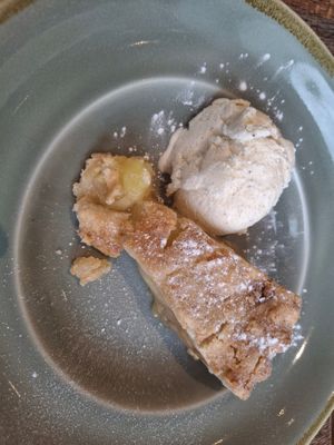 Hot apple pie and ice cream - June 2025 at Rascals Cafe in Perth