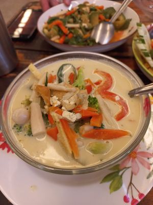 Green curry at 17 Vegetarian Food Stall in Koh Phangan