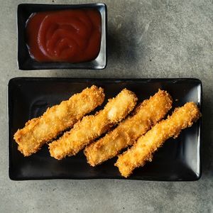 Crunchy Tofu Sticks with Sweet Chili and Soy Sauce at Yasai Ramen in Lisbon