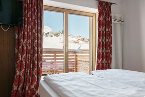 Accomodation at Hotel Goldener Berg in Lech