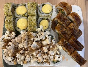 Netflix, smoked fish and pistachio sushis  at CUDO in Wroclaw