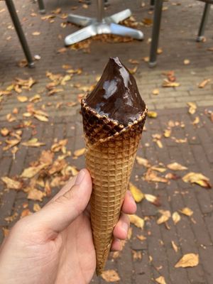   at IJssalon Yasino in Burgh-haamstede