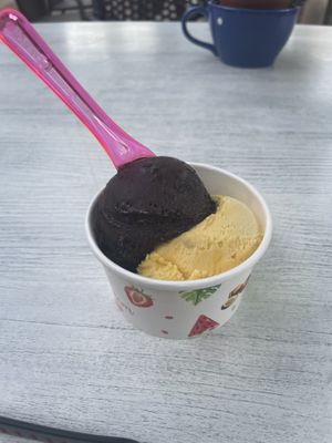   at IJssalon Yasino in Burgh-haamstede