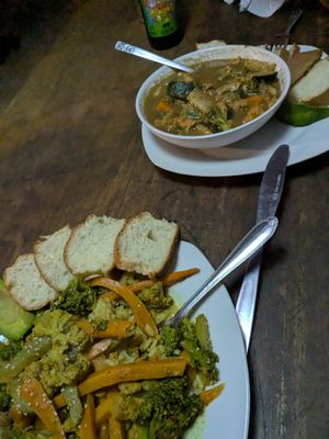 vegan Pepian and curry at La Puerta Café Vivero in El Remate