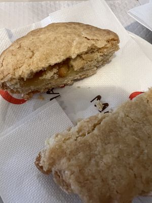 Cream and pine nuts cake  at Profumo di Sole in Pescara