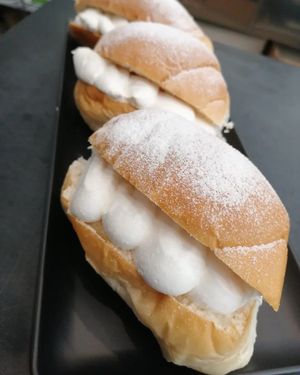 Maritozzi con la panna veg at Profumo di Sole in Pescara