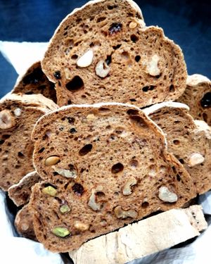 Fette biscottate di pane senza glutine con frutta secca ed essiccati di produzione interna  at Profumo di Sole in Pescara